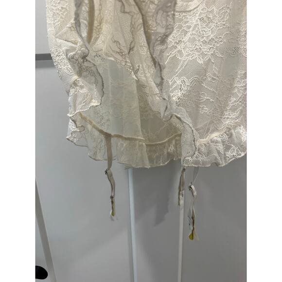 Victorias Secret White Lingerie Lace Garter Slip Bridal NWT M - Picture 3 of 7